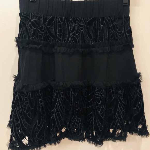 Gorgeous Alexis Lace Pattern Skirt, S - like new!